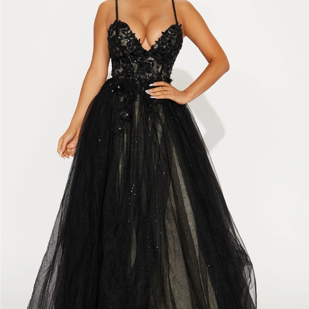 Fashion Nova Black and Tan Prom Gown with Plunge Neckline